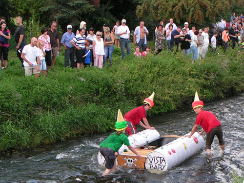 Badewannenrennen auf der Wurm Geilenkirchen W&uuml;rm