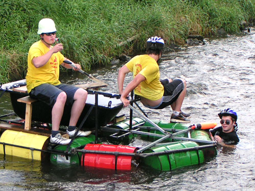 Badewannenrennen auf der Wurm Geilenkirchen W&uuml;rm