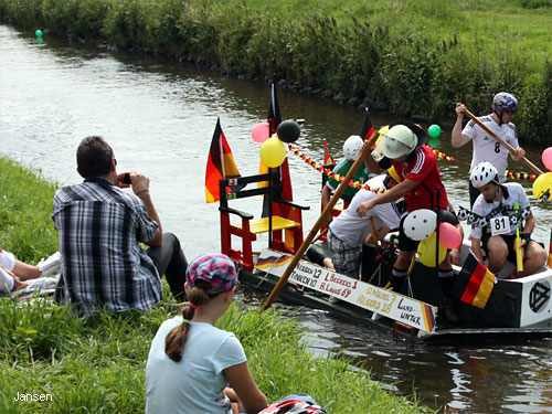 Badewannenrennen auf der Wurm Geilenkirchen W&uuml;rm