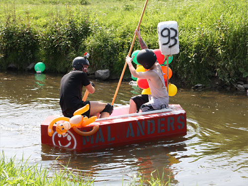 Badewannenrennen auf der Wurm Geilenkirchen W&uuml;rm